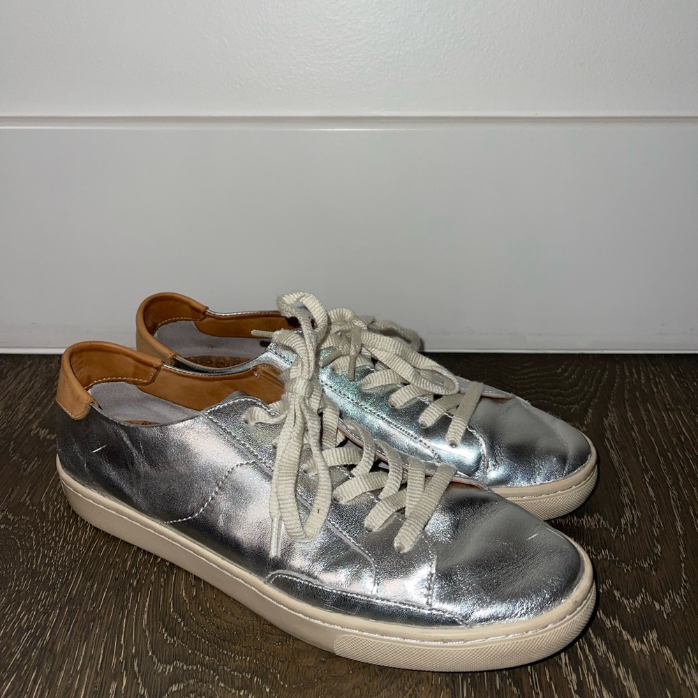 Soludos Women’s Ibiza Classic Leather Lace-Up Sneakers